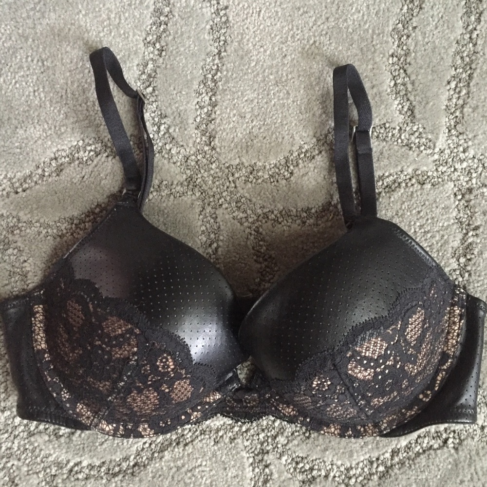 Victorias Secret Very Sexy Push-up Bra, Size 34C